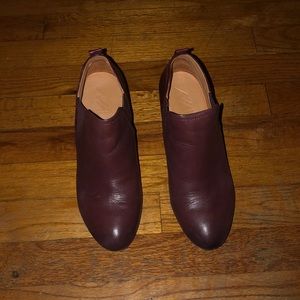 Naya Burgundy booties